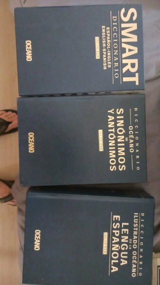 Lote de tres diccionarios