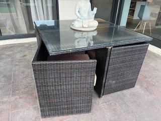 Set tavolo e sedie da giardino in rattan