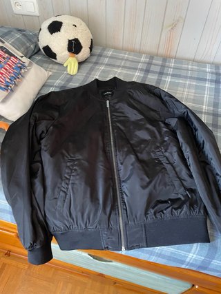 Cazadora bomber negra hombre