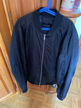 Cazadora bomber negra hombre