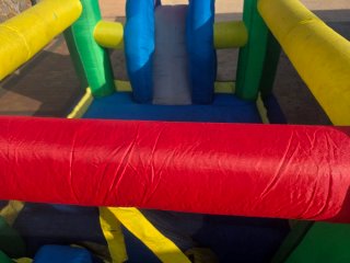 Castillo hinchable para niños