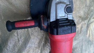 Amoladora Milwaukee AGV22-230E 230mm 2200W