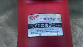 Amoladora Milwaukee AGV22-230E 230mm 2200W