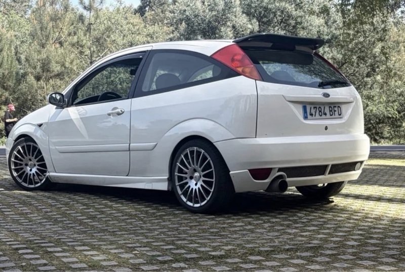 Ford Focus 1.6 16v. se acepta cambio - foto 1