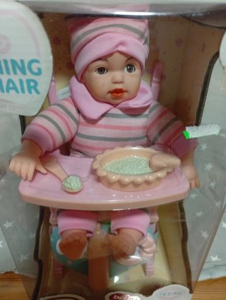 Muñeca Bonnie con trona y accesorios