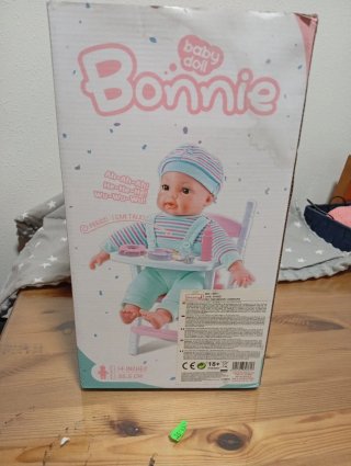 Muñeca Bonnie con trona y accesorios