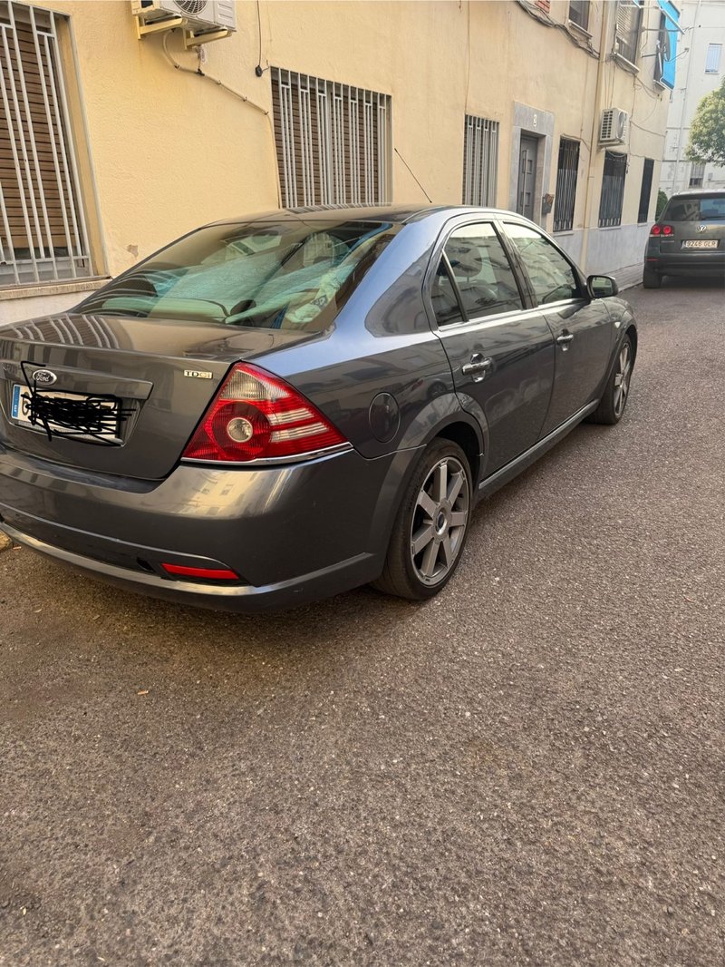 Ford Mondeo 2005 - foto 1