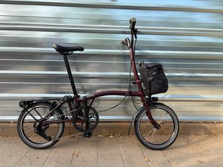Brompton C Line Eléctrica Plum Red M4L