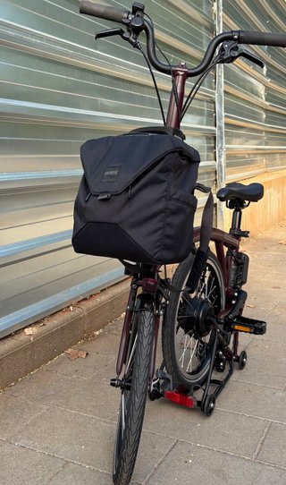 Brompton C Line Eléctrica Plum Red M4L