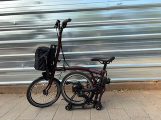 Brompton C Line Eléctrica Plum Red M4L