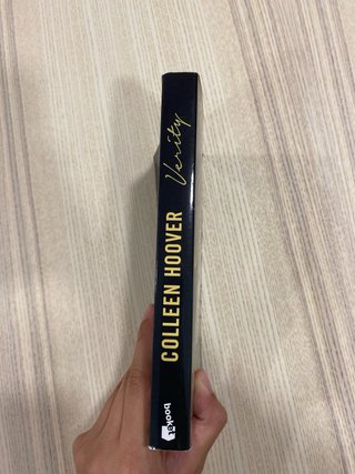 Verity. La sombra de un engaño
