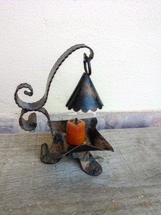 Porta velas de forja antiguo