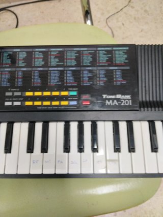 Órgano Casio MA-201