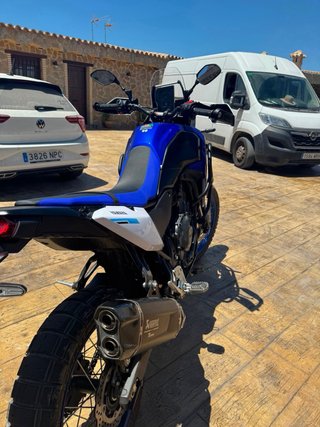 Yamaha Ténéré 700 Adventure Moto Azul/Blanca