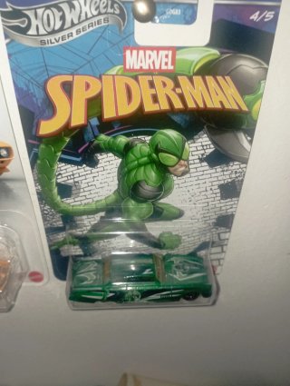 Hot Wheels Marvel Spider-Man Coche Coleccionable