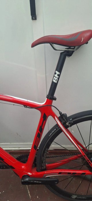 Bicicleta carretera carbono BH. TALLA L