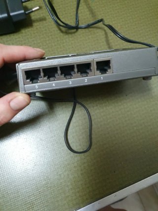 Switch LevelOne FSW-0508TX 5 Puertos 10/100