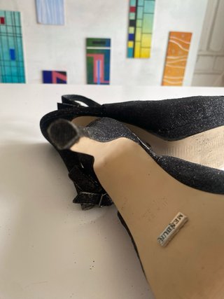 Zapatos de tacón fiesta negros y plateados