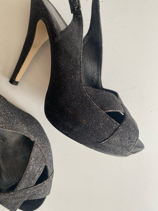Zapatos de tacón fiesta negros y plateados