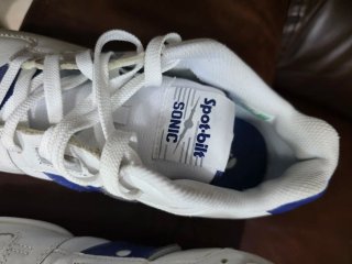 Scarpe da ginnastica bianche e blu