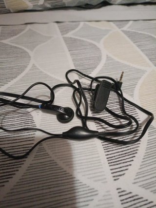 Auriculares Motorola Negros
