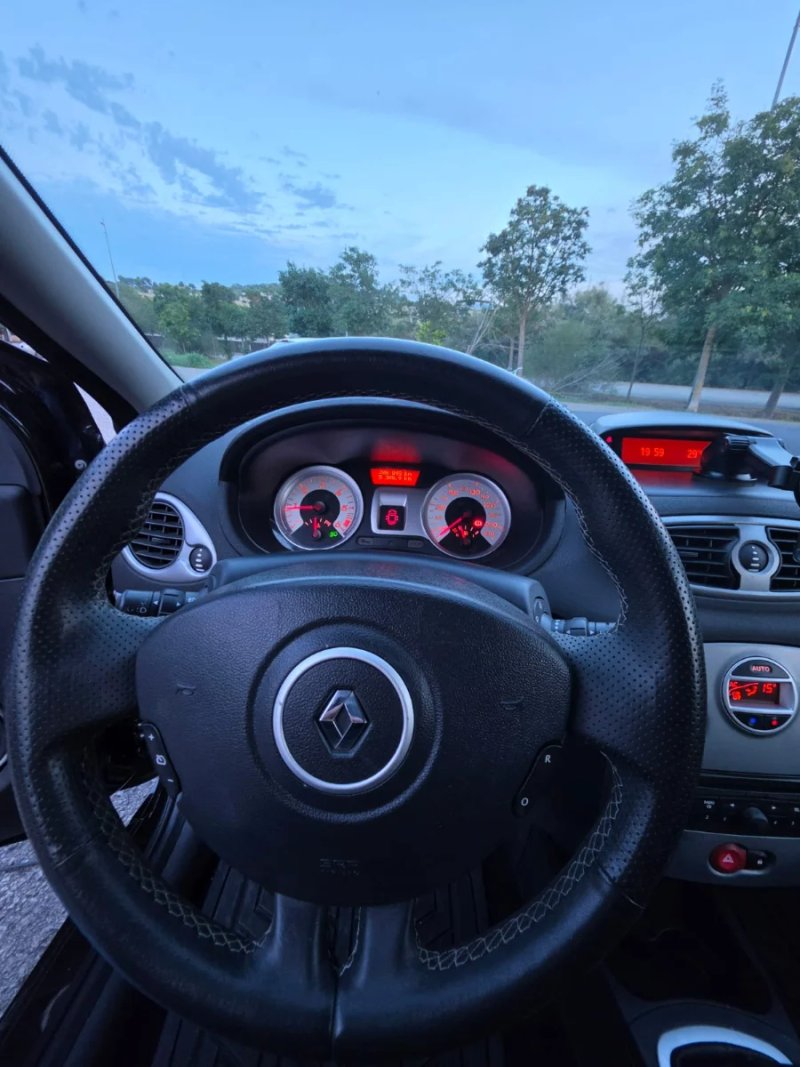 Renault Clio 2011, foto 16