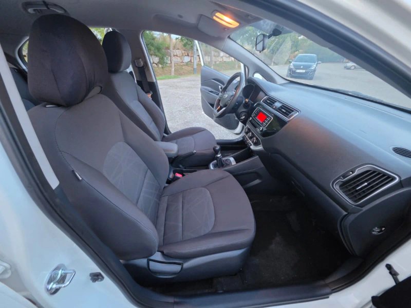 Renault Clio 2011, foto 21