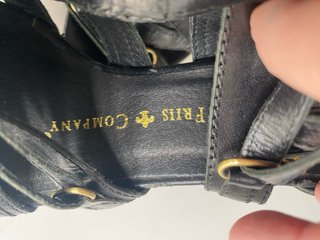 Zapatos de fiesta negros
