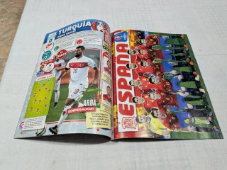 Revista Jugon! Guia Eurocopa 2016 con 12 posters