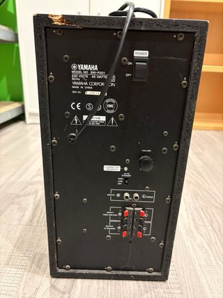 Subwoofer Yamaha Negro