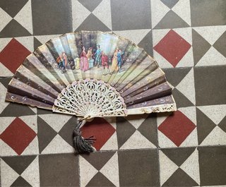4 Antichi ventagli decorativi