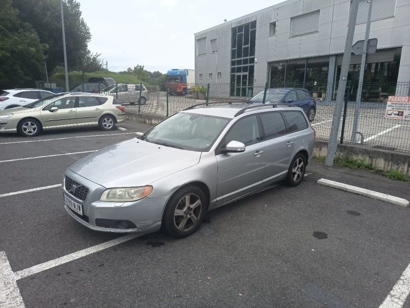 Volvo V70 2009 - foto 1