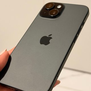 iPhone 15 - 256GB.