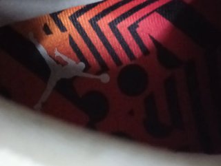 Zapatillas Jordan Blancas y Doradas
