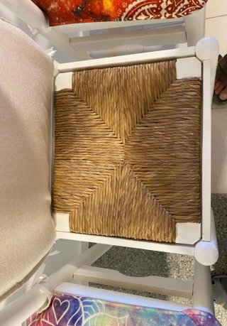 Juego de 4 sillas de madera con cojines