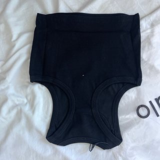 Top deportivo Alo Yoga negro