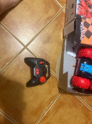 Coche teledirigido anfibio doble stunt