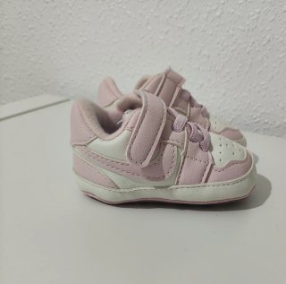 Zapatillas bebé nuevas