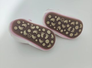 Zapatillas bebé nuevas