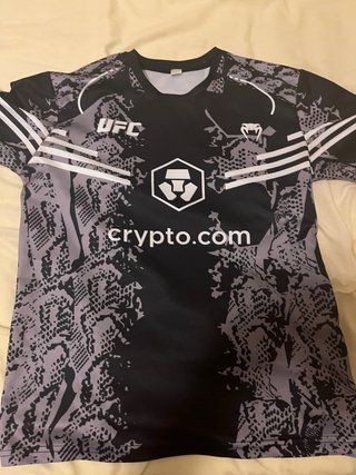 Camiseta UFC Venom Negra y Gris
