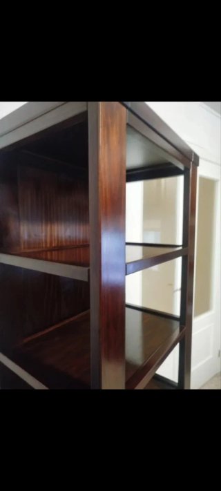 Estantería madera teka + cuadro + baúl