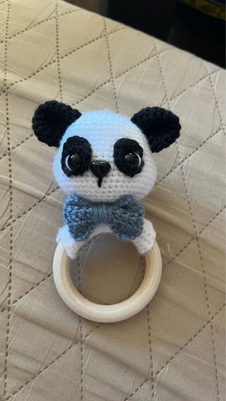 Sonajero Oso Panda Crochet con Aro Madera