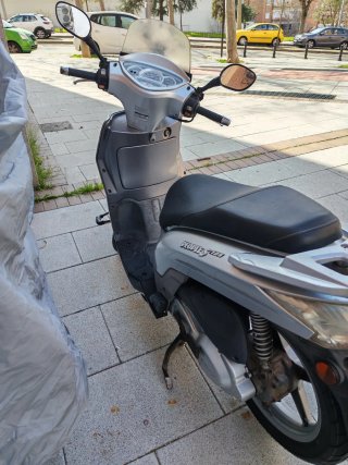 Moto Kymco People 125 Gris/Plata
