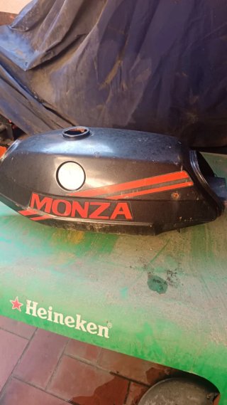 Varios Depósitos de Gasolina Moto , Honda y puch.