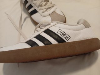 Zapatillas Adidas Blancas y Beige