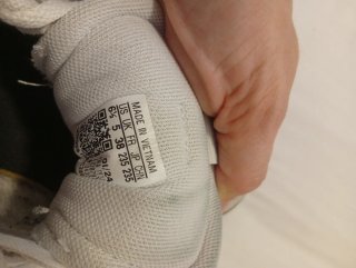 Zapatillas Adidas Blancas y Beige