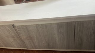 Mueble TV blanco y gris