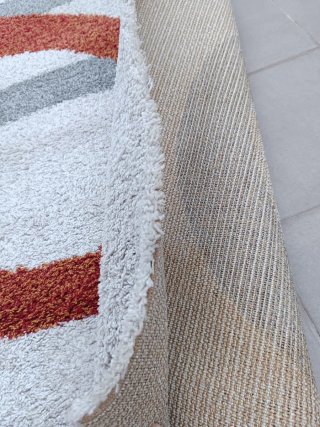 Alfombra mullida diseño moderno gris y blanco