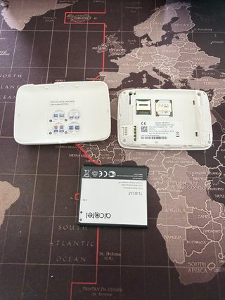 Router 4G NOS Alcatel MW40V + Cabo – Portátil