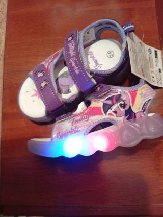 Zandalias unicornio luces